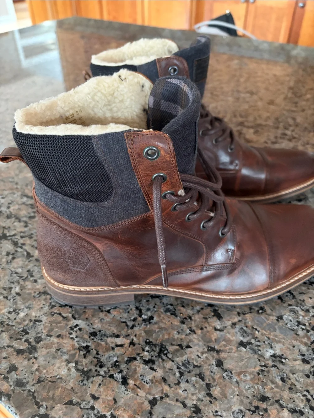 Bull boxer Leather Cap Toe Lace up Men's Brown Boots Size 13 Like New